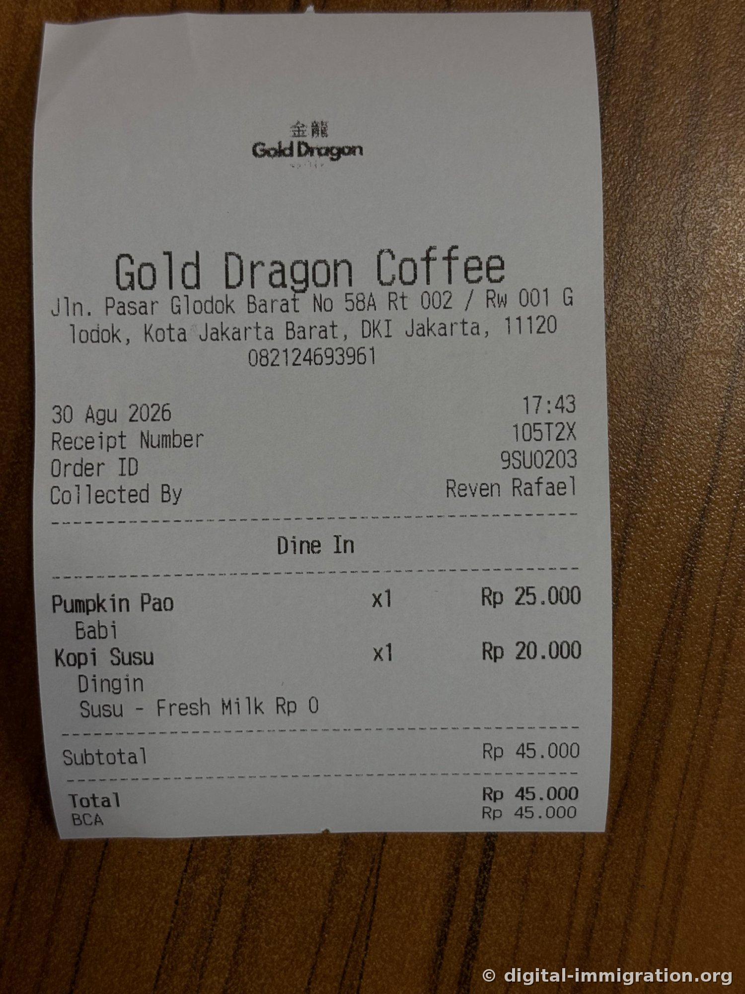 Reçu de Gold Dragon Coffee. Pumpkin Pao Babi Rp25,000, Kopi Susu Dingin Rp20,000, Total Rp45,000 sont imprimés